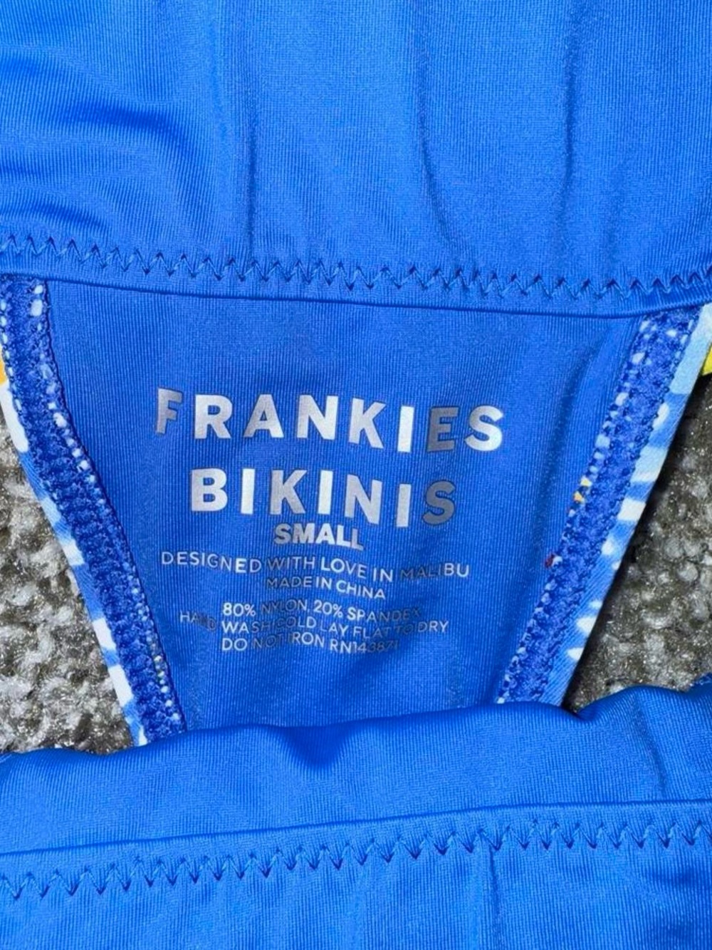 Frankies Bikinis blue with white daisies and yellow small bottoms, medium top - Picture 2 of 4